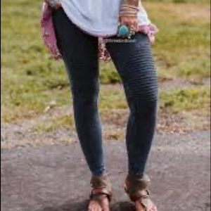 ThreeBirdNest Black Moto Leggings